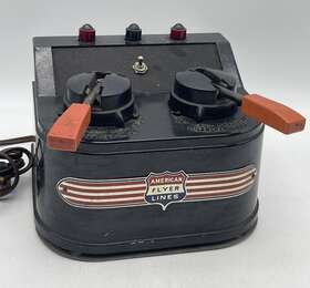 Mode18b American Flyer Vintage 1950s 175w Dual Model Railroad Train Transformer