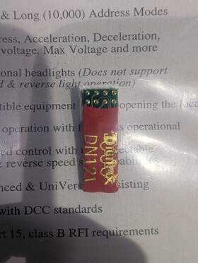 Dh121ip Digitrax 1 Amp Digital Command Control Decoder With Dcc Medium Plug