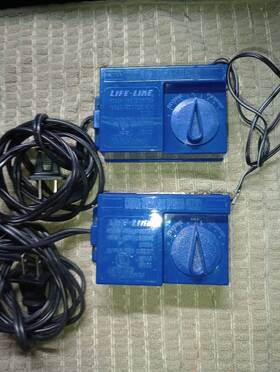 21399 Life-like 2- Ho Scale Dc Analog Train Transformer Controllers 120v 10va