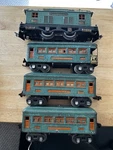 Lionel Pre-war O-gauge Set 253 Electric Engine With 607/607/608 Passenger Cars. Fixed Price $239.99.