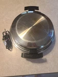 Liquid Core Oil Electric 12'' Stainless Skillet W/lid American Royalty. E6. Fixed Price $40.00.